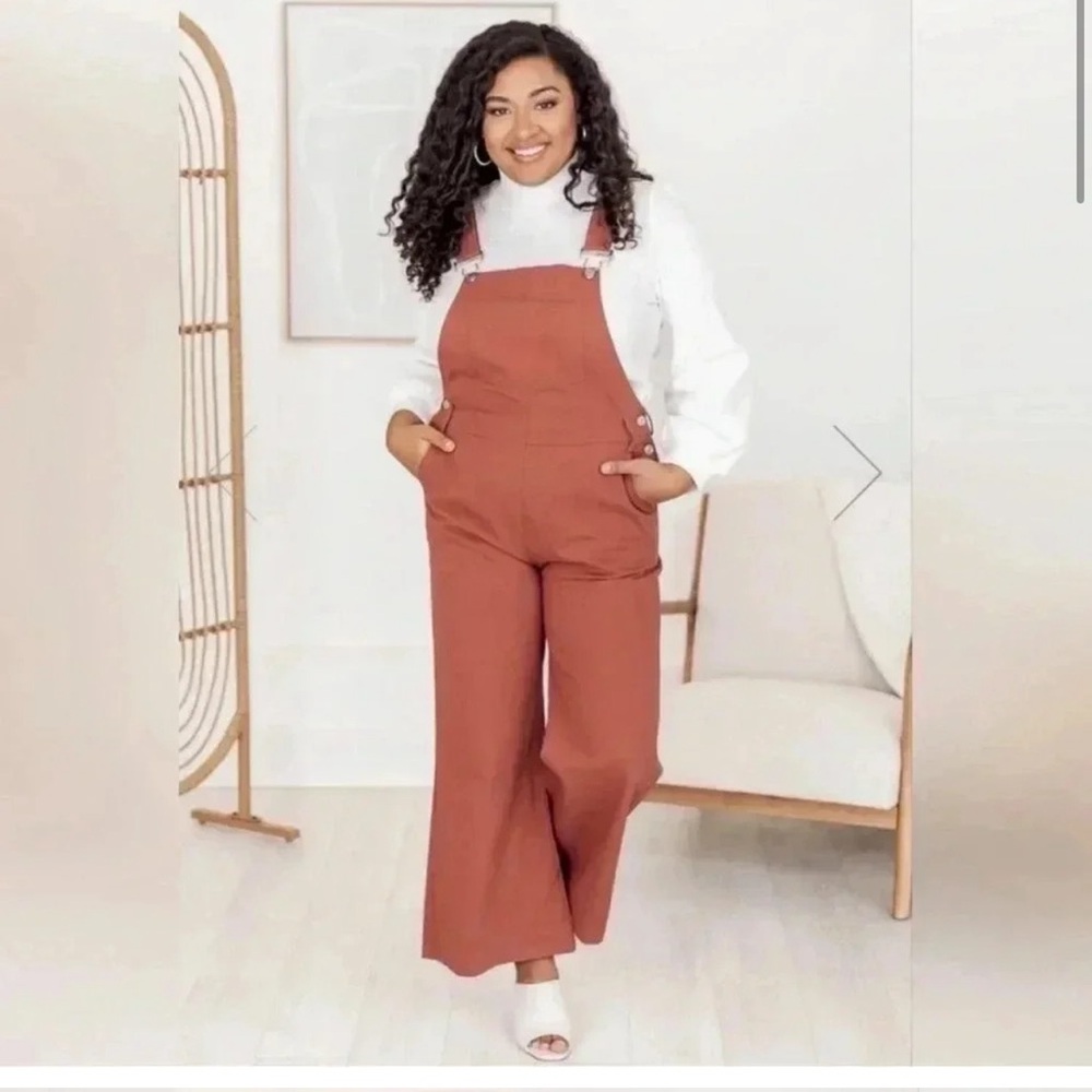 Pink Lily, rust colored, cropped, overalls, size medium